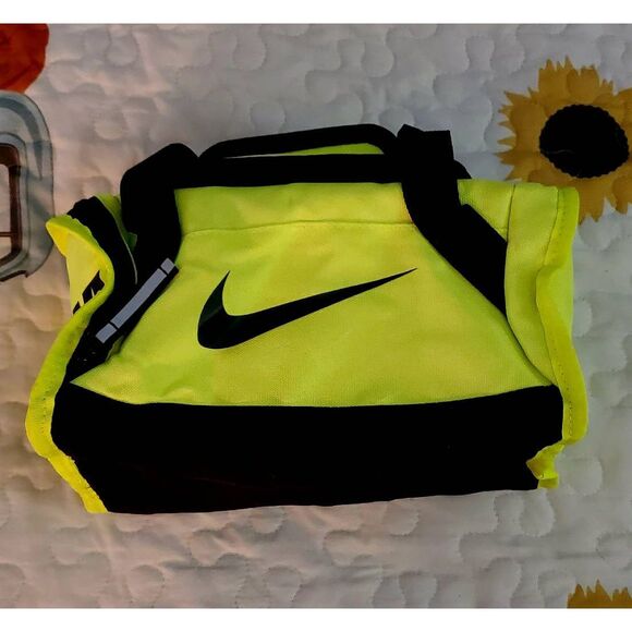 NWT NIKE LUNCH BAG - Picture 1 of 5